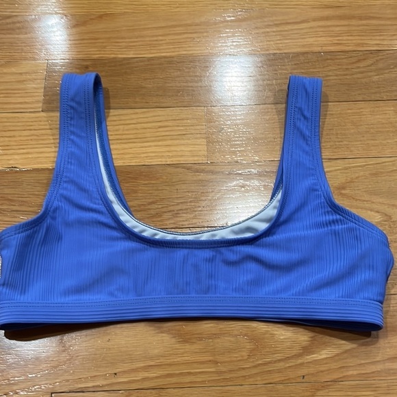 Fashion nova blue bikini top size medium. - Picture 5 of 7